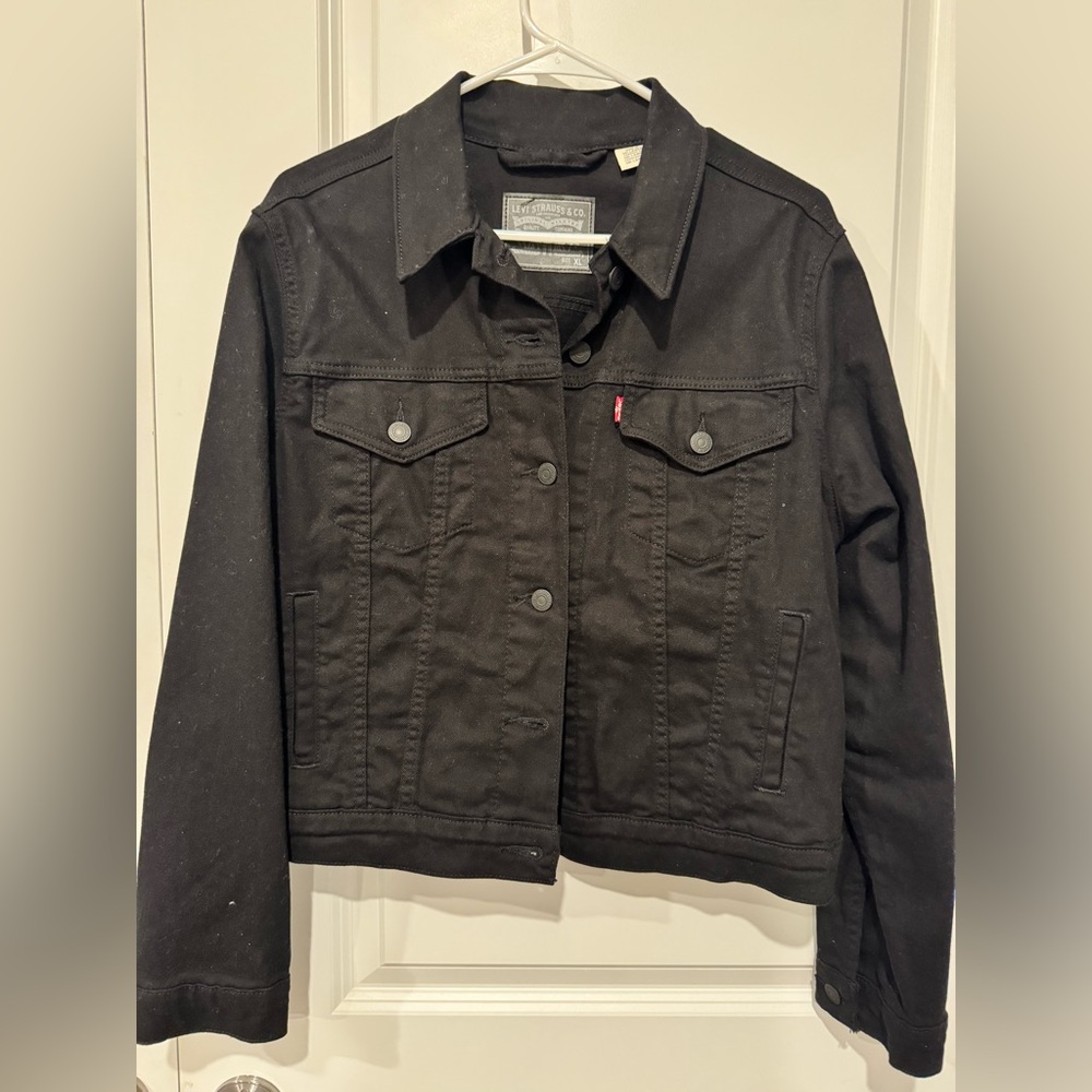 Women's Levi's Black Trucker Jacket
